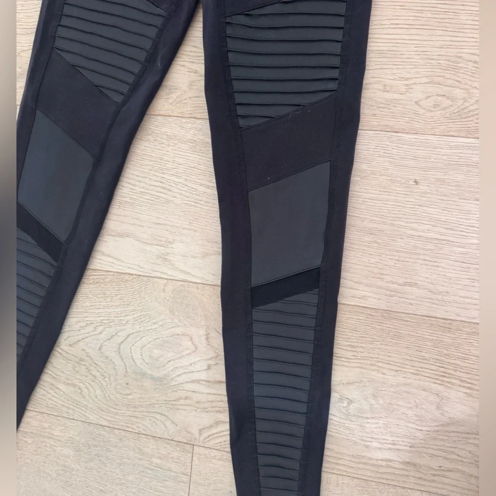 alo 7/8 High-Waist Moto Legging size small